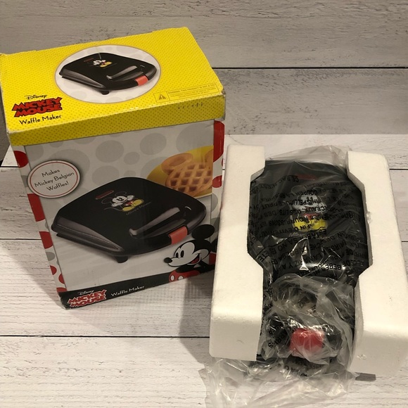 Mickey Mouse Waffle Maker - Brand New - Picture 10 of 11